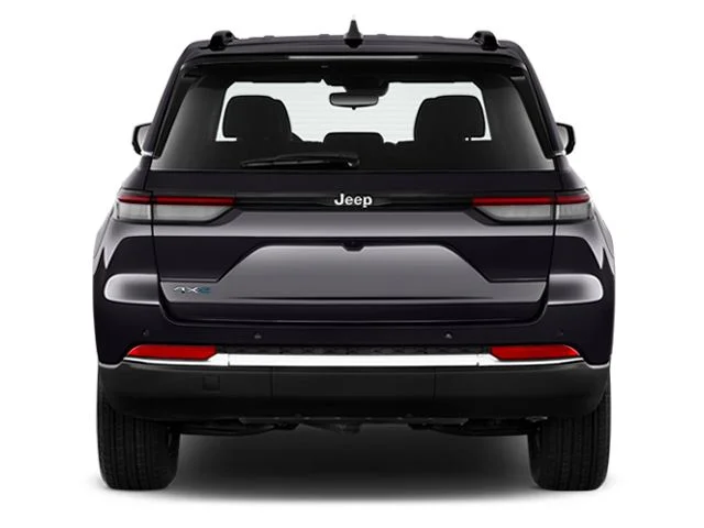 Used 2024 Diamond Black Crystal Pearlcoat Jeep Altitude X image 6