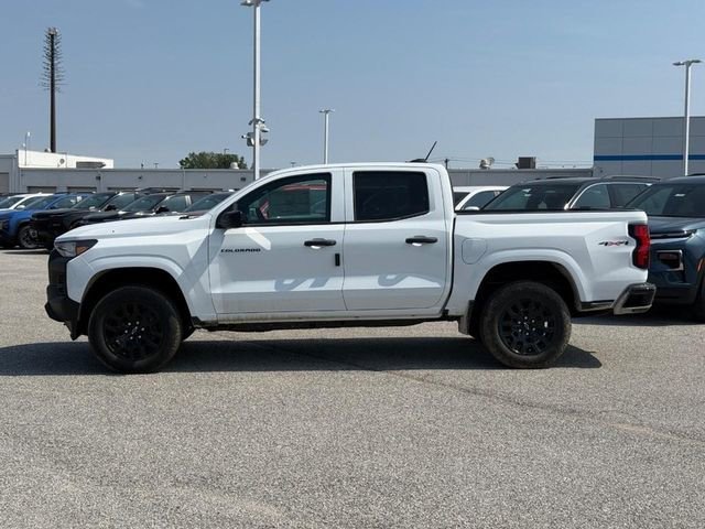 New 2026 Summit White Chevrolet WT image 2