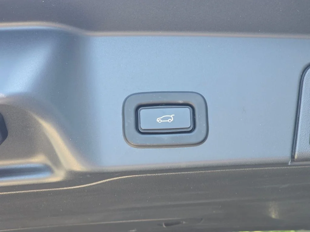 Used 2020 Black Land Rover S image 16