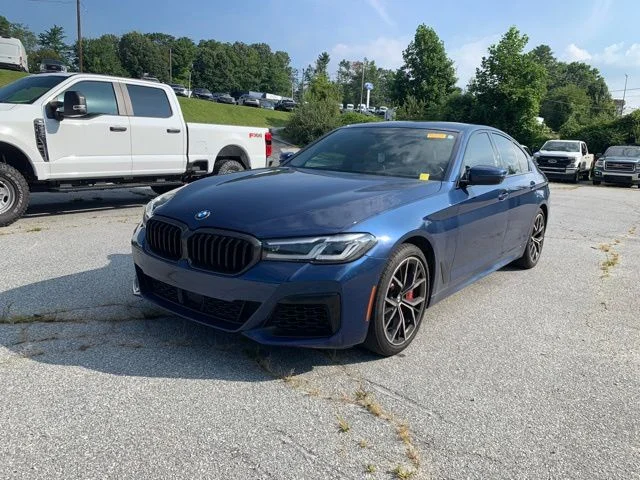 Used 2021 Blue BMW 540i image 4