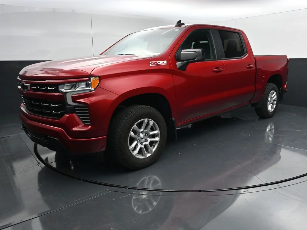 Used 2023 Red Chevrolet RST image 4