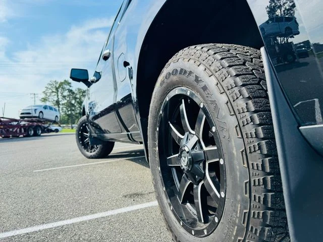 2023 Chevrolet Silverado 1500 LTZ - Photo 25
