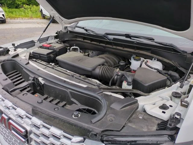 Used 2022 White GMC Denali image 38