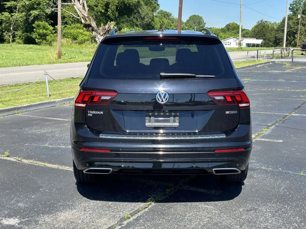 Used 2021 Black Volkswagen 2.0T SE R-Line Black image 8
