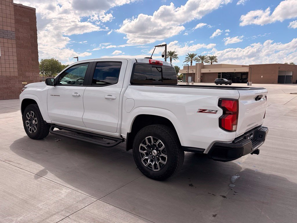 Used 2025 White Chevrolet Z71 image 9
