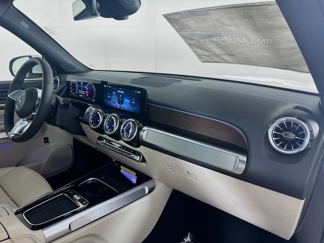 New 2026 Polar White Mercedes-Benz GLB 250 image 28