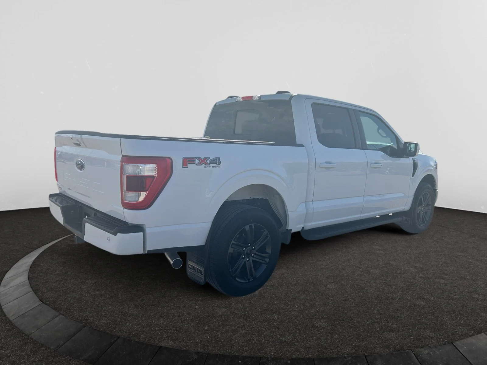 Used 2023 WHITE Ford LARIAT SuperCrew image 5