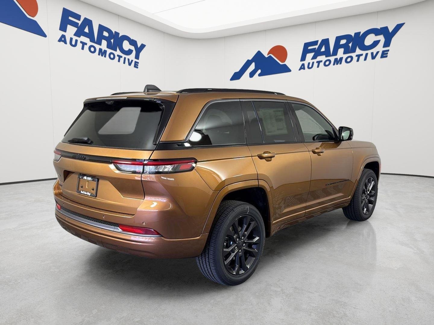 New 2026 Copper Shino Metallic Clear-Coat Exterior Paint Jeep Limited Reserve image 4