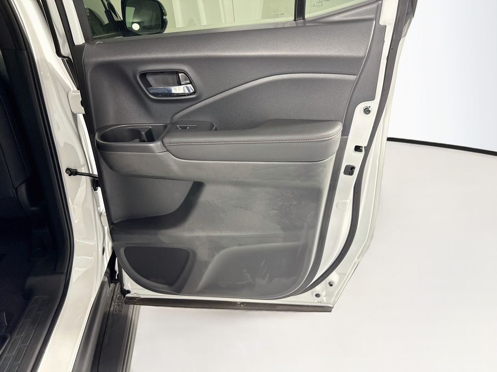 New 2026 Platinum White Pearl Honda Black Edition image 27