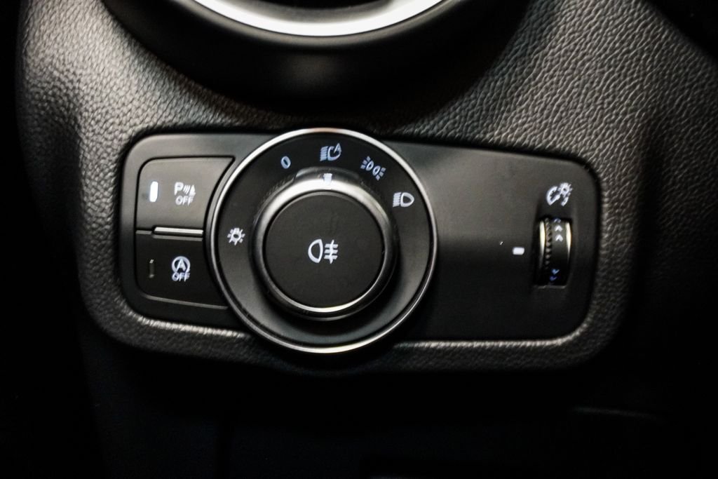Used 2023 Gray Alfa Romeo Ti image 22