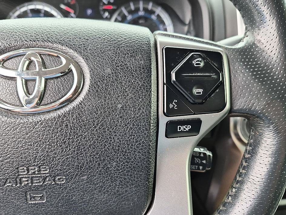 Used 2016 CLASSIC SILVER METALLIC Toyota Limited image 18