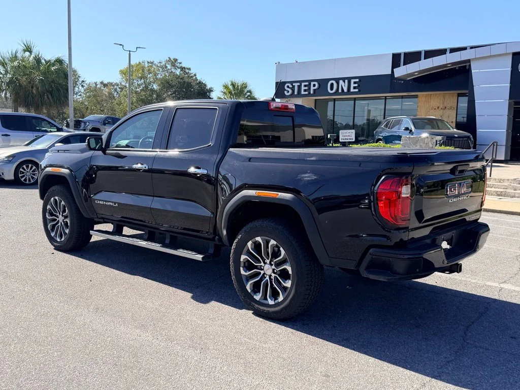 Used 2024 Black GMC Denali image 4
