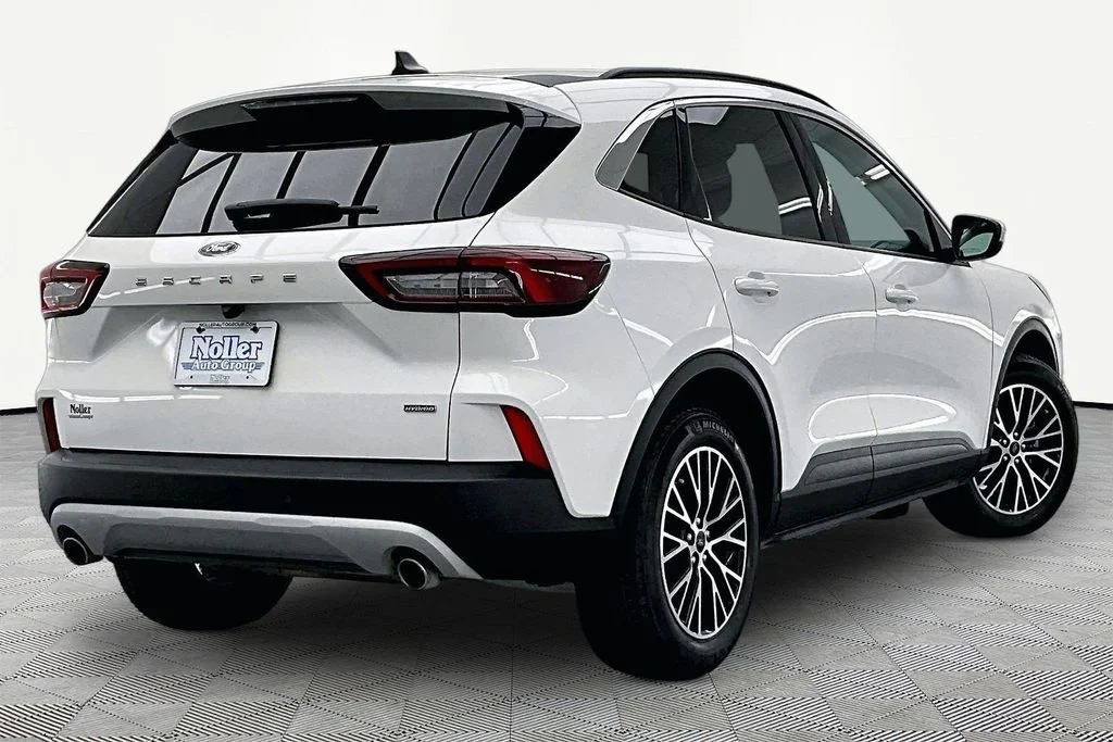 Certified 2023 Ford Escape PHEV with VIN 1FMCU0E11PUA80930 for sale in Kansas City