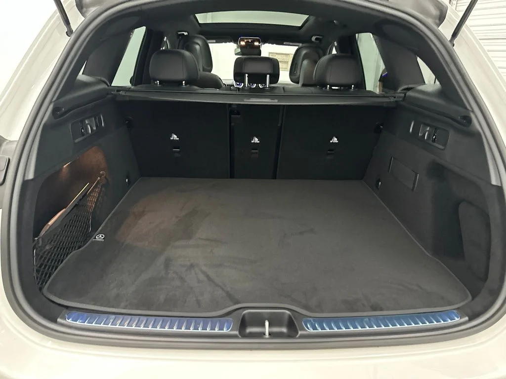 New 2027 White Mercedes-Benz GLC 300 image 27