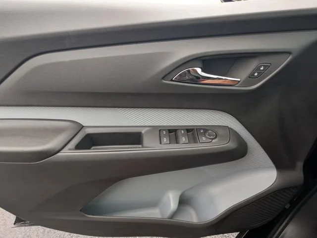 New 2027 Mosaic Black Metallic Chevrolet LT image 13