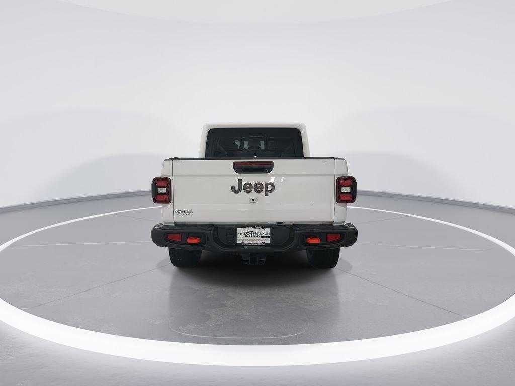 New 2026 Bright White Clear-Coat Exterior Paint Jeep Mojave X image 7