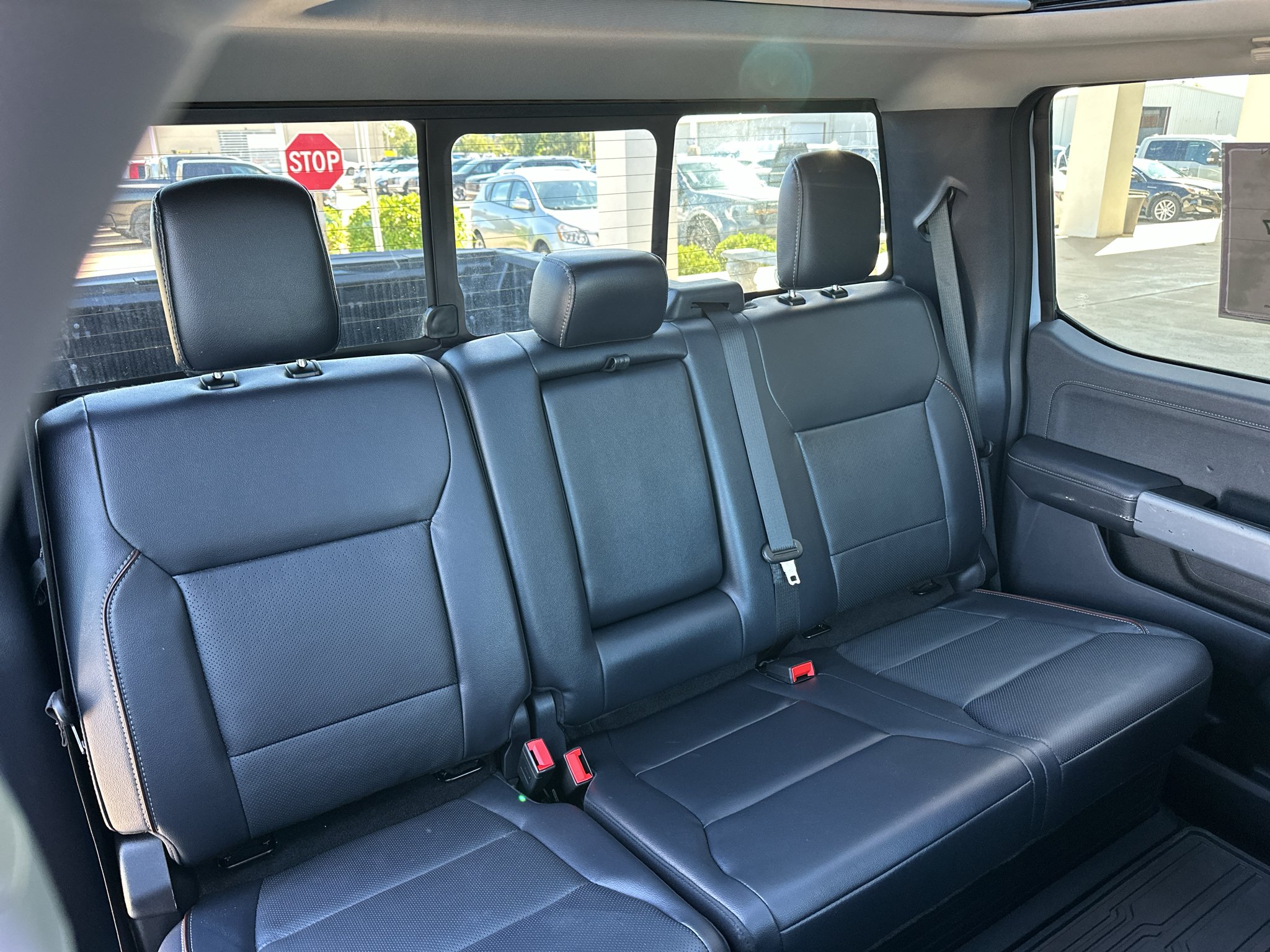 Used 2024 Glacier Gray Ford LARIAT image 39