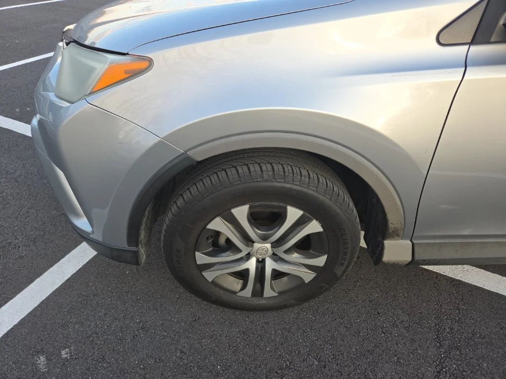 Used 2016 Silver Toyota LE image 7