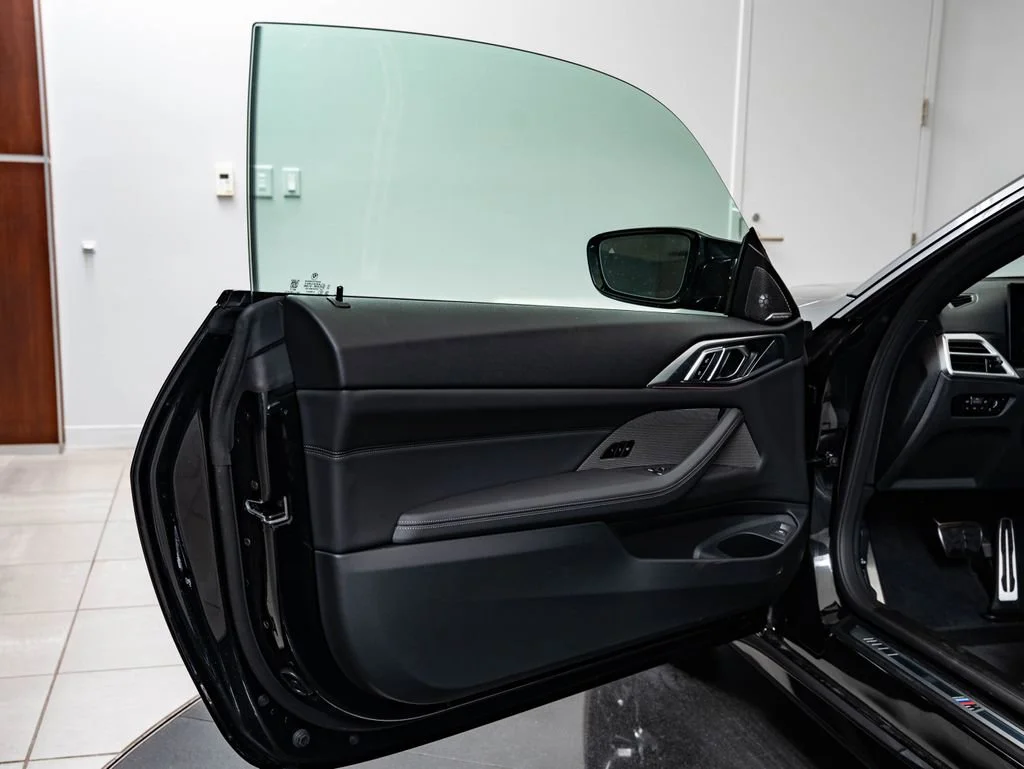 New 2027 Black Sapphire Metallic BMW M440i xDrive image 28
