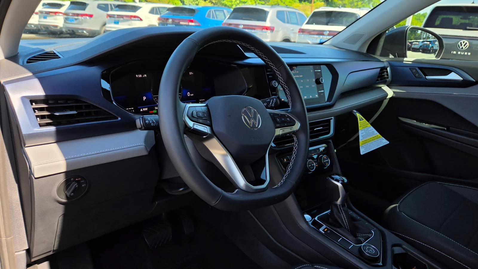 2024 Volkswagen Taos SE - Photo 24