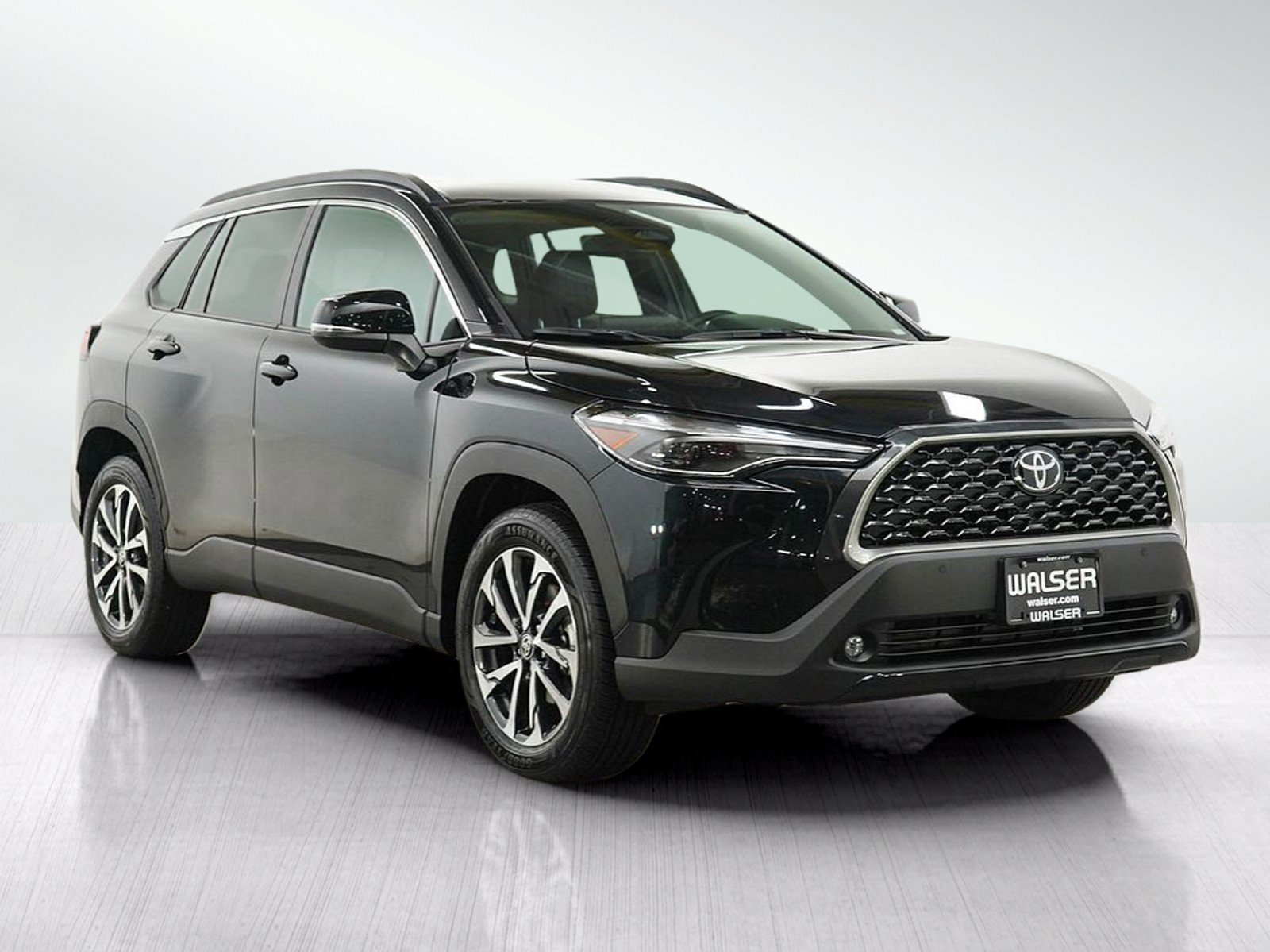 Used 2025 Jet Black Toyota XLE image 9