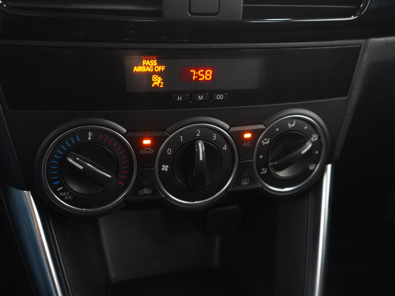 Used 2015 Meteor Gray Mica Mazda Sport image 21