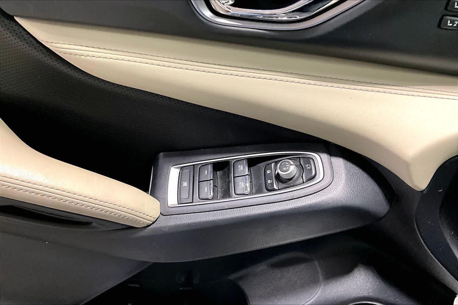 Used 2023 Crystal White Pearl Subaru Limited image 34