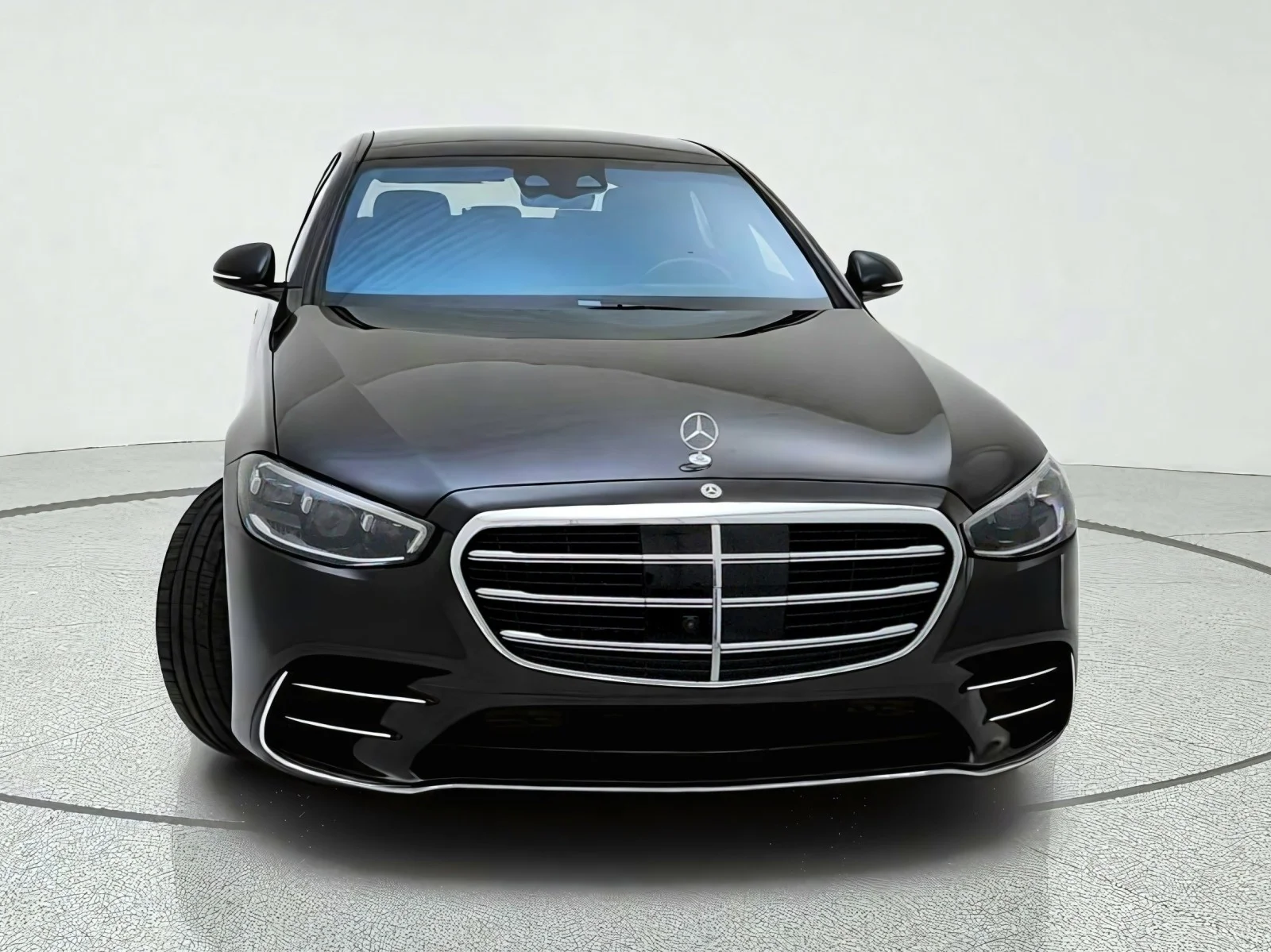 Certified Used 2025 Obsidian Black Metallic Mercedes-Benz S 500 image 3