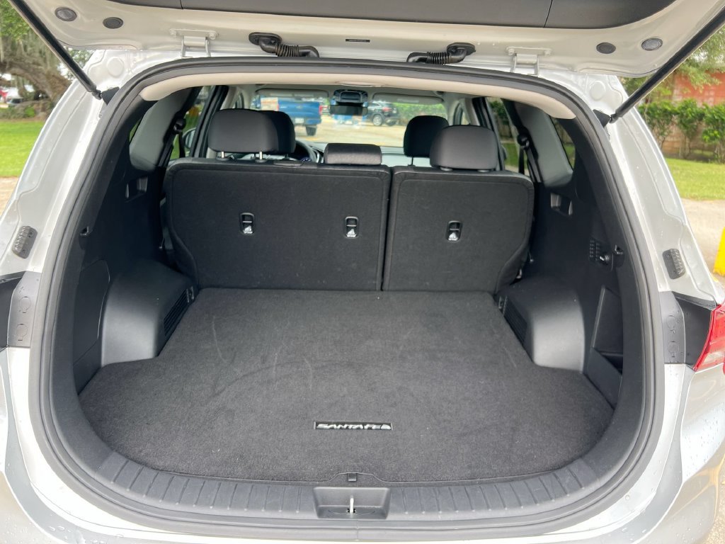 Certified Used 2023 Silver Hyundai SE image 18
