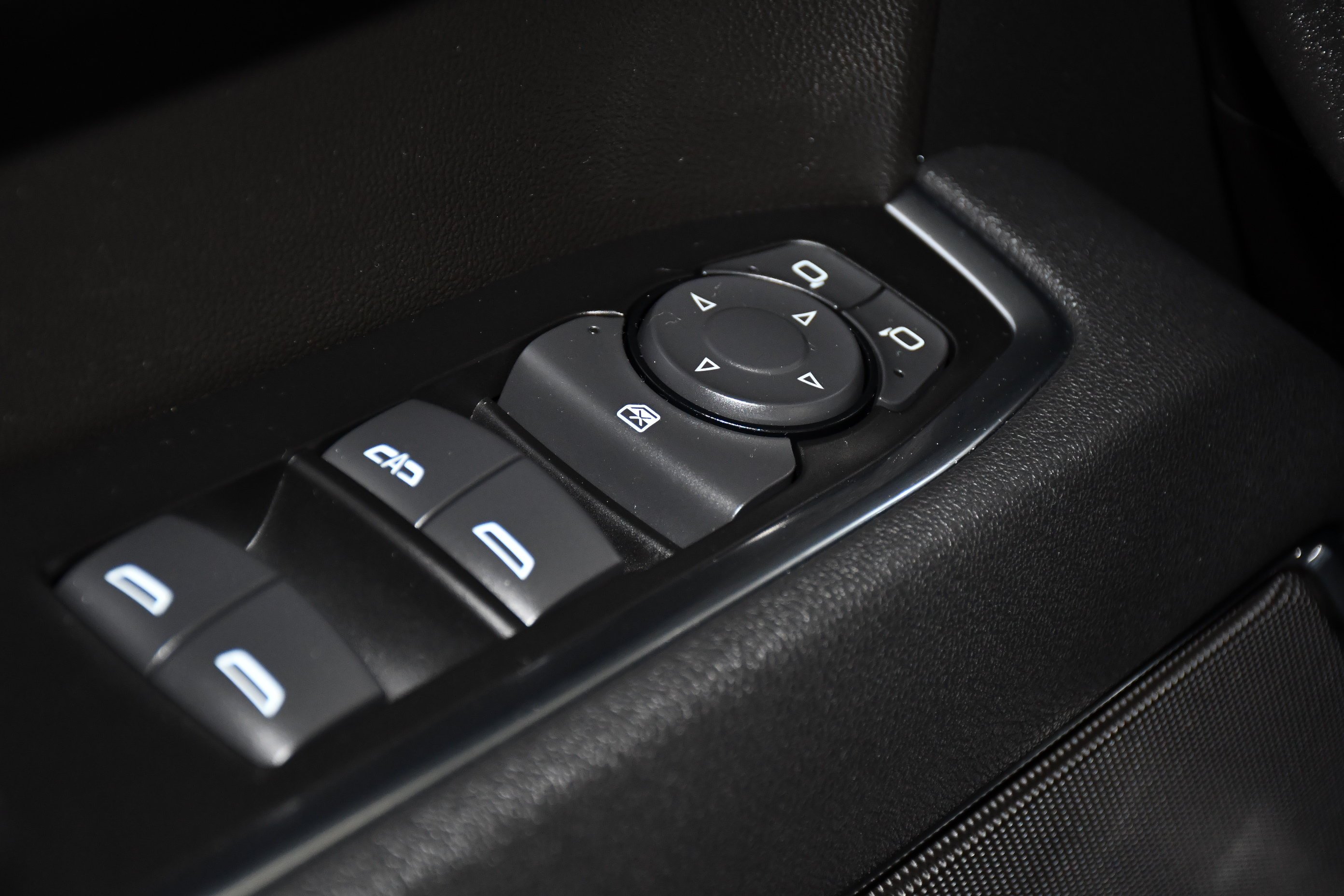 Used 2026 Summit White Chevrolet LT image 35