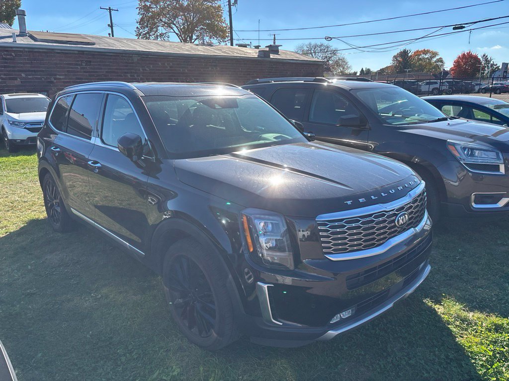 Used 2020 Black Kia SX image 2
