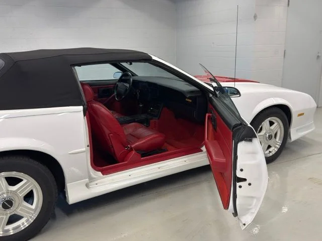 Used 1992  Chevrolet Z28 image 14
