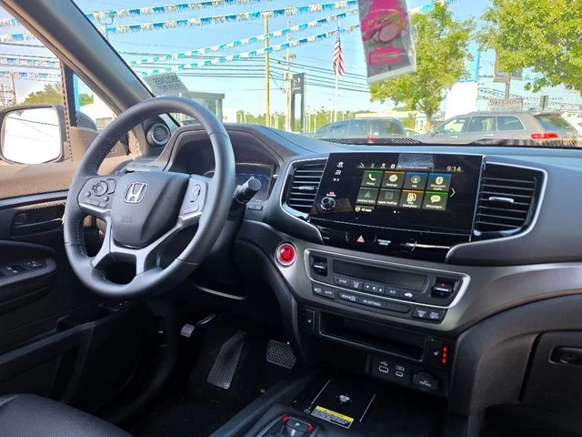 2025 Honda Passport EX-L - Photo 13