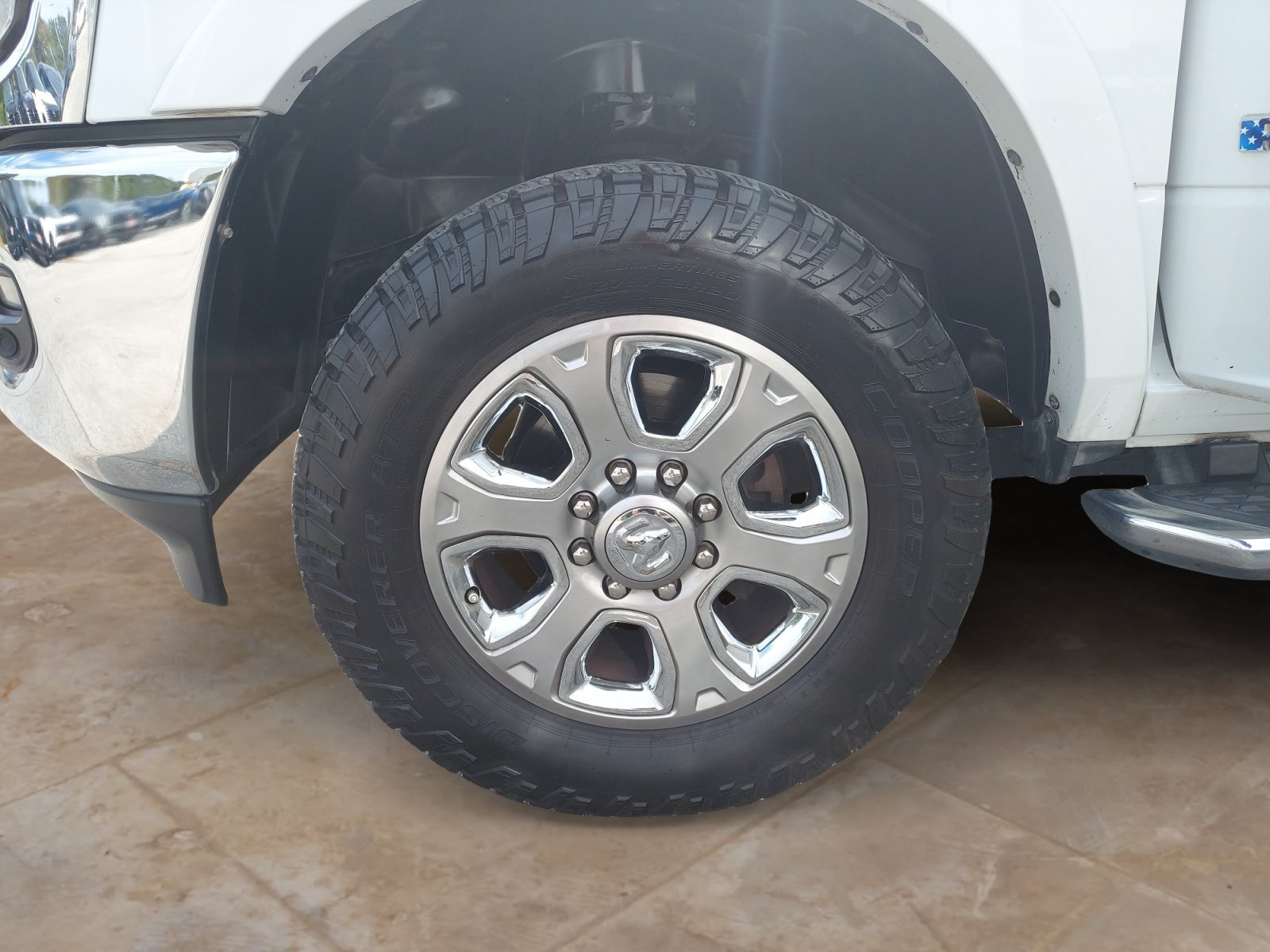 Used 2022 Bright White Clearcoat Ram Laramie image 31
