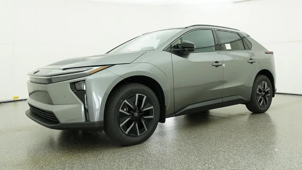 New 2026 Heavy Metal Toyota XLE image 4