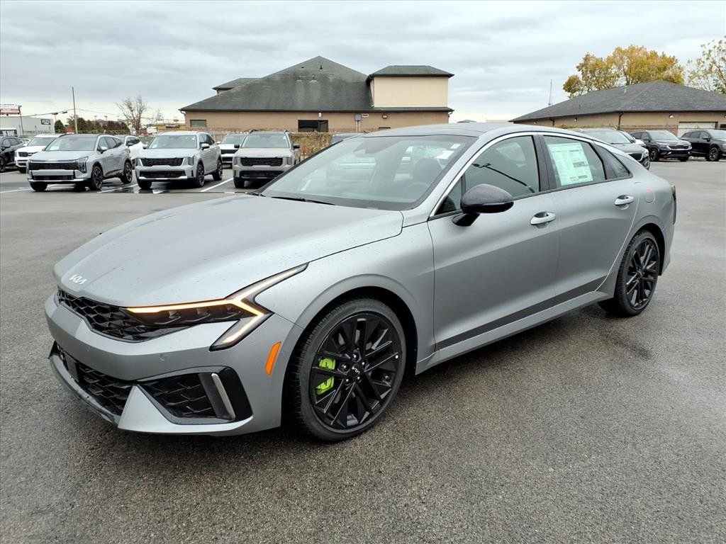 2026 Kia K5 GT - Photo 2