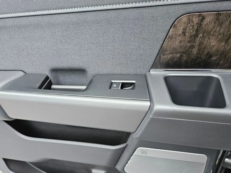New 2026 Carbonized Gray Metallic Ford F-250® Lariat® image 10