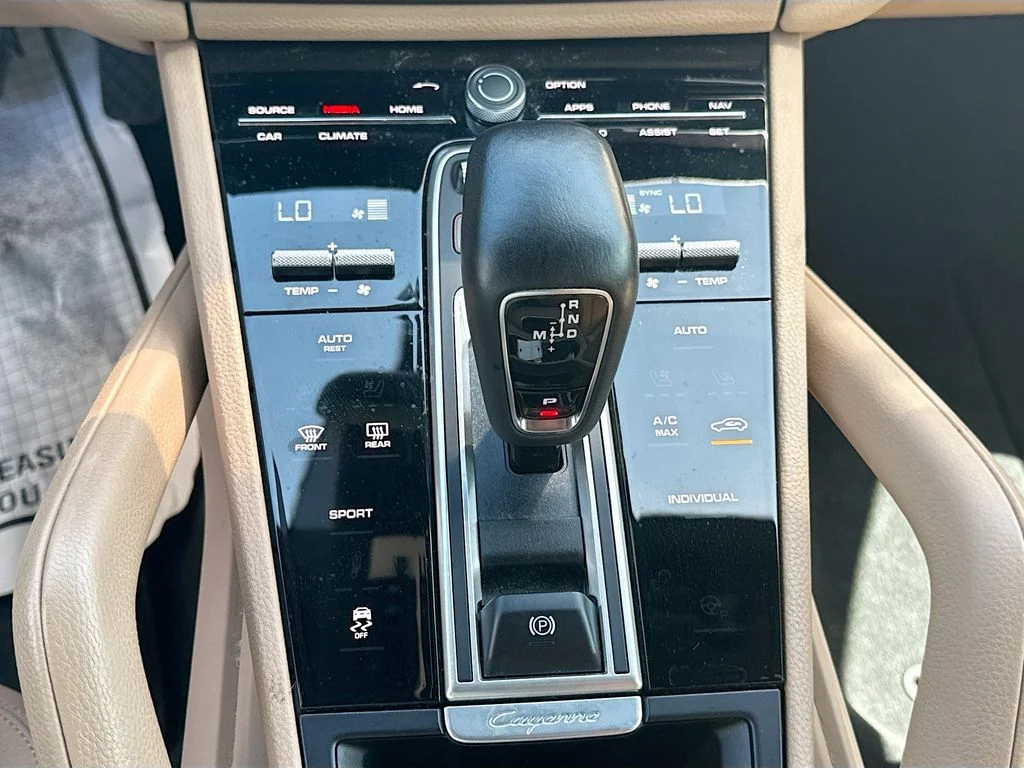 2023 Porsche Cayenne Base - Photo 18