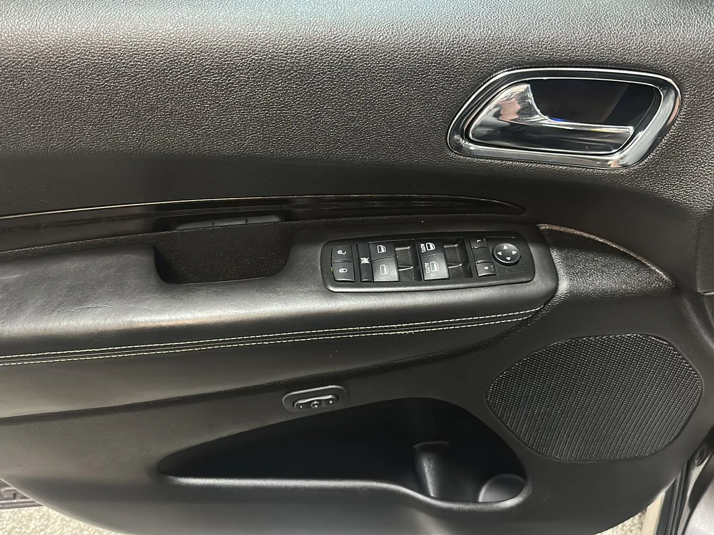 Used 2014 Granite Crystal Metallic Clearcoat Dodge Citadel image 16