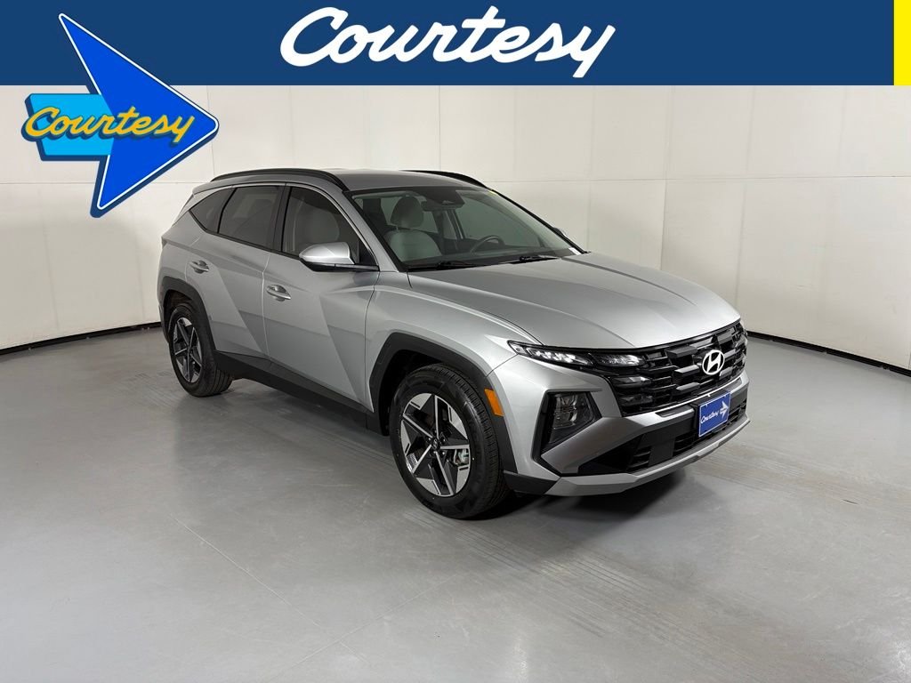 Used 2025 Silver Hyundai SEL image 1