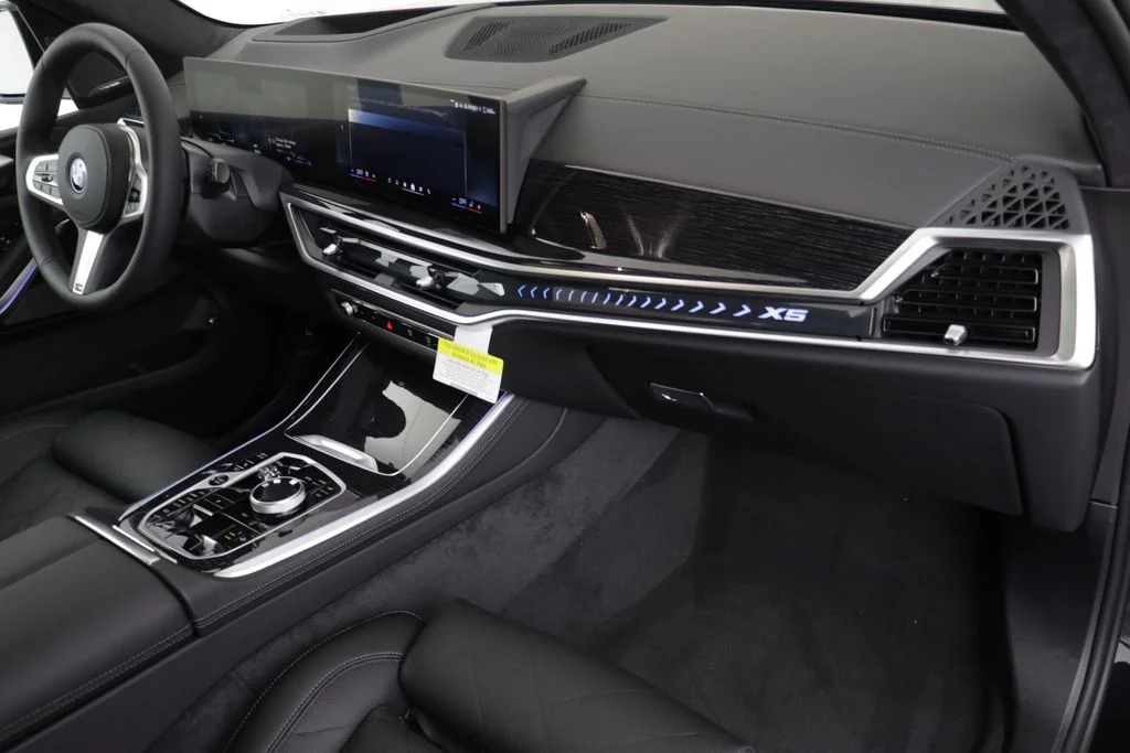 New 2026 Black BMW xDrive50e image 21