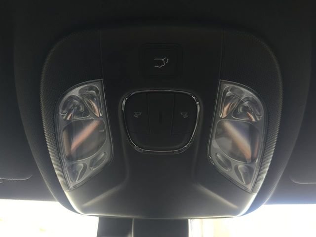 New 2026 Hydro Blue Pearl-Coat Exterior Paint Jeep Latitude image 24