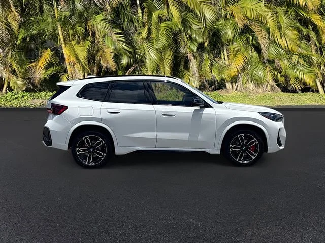 Used 2026 White BMW xDrive28i image 3