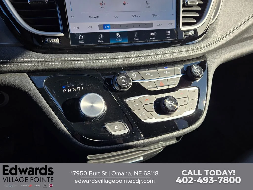 2026 Chrysler Pacifica Select - Photo 21