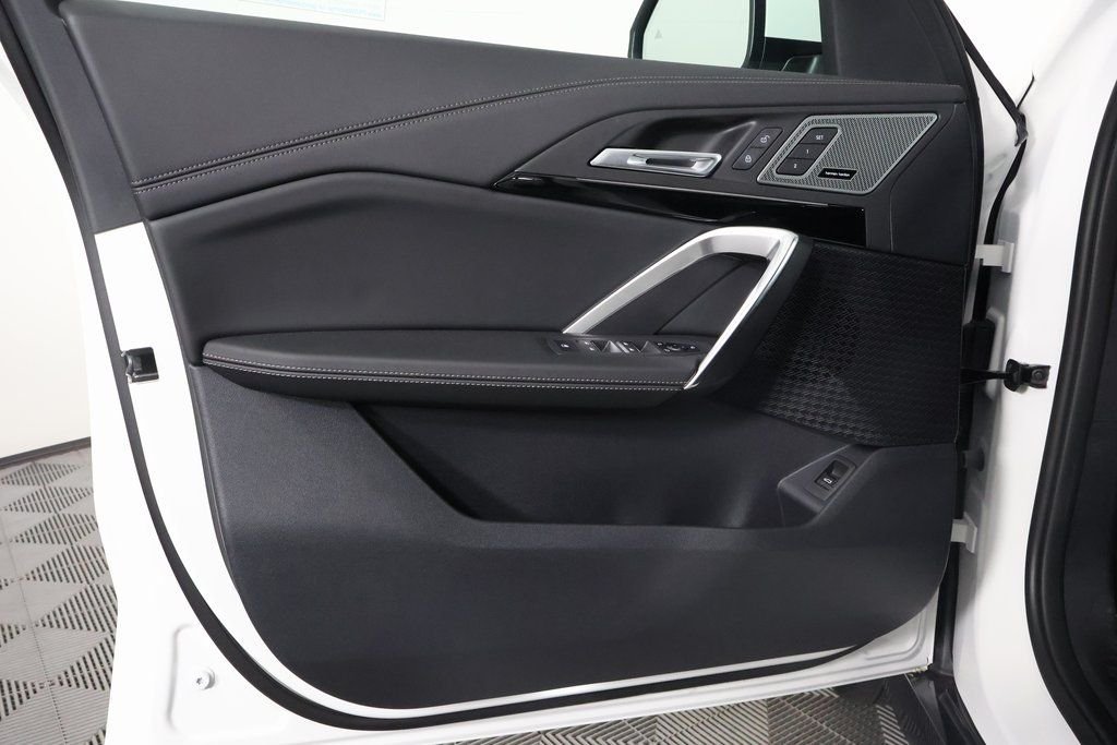 New 2027 Alpine White BMW xDrive28i image 6