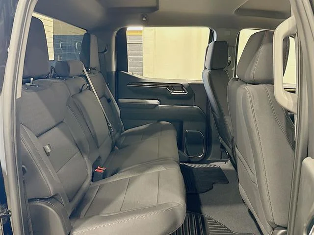 New 2026 Onyx Black GMC Elevation image 25