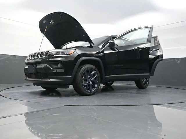 New 2026 Diamond Black Crystal Pearlcoat Jeep  image 25