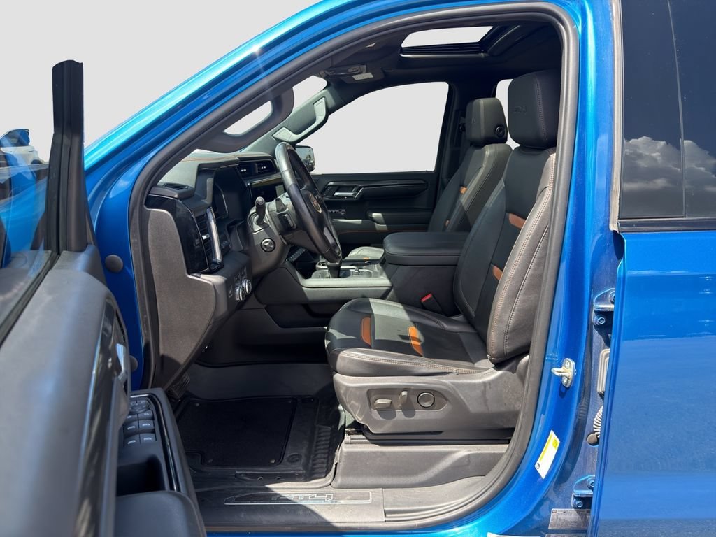 Used 2023 Dynamic Blue Metallic GMC AT4 image 9