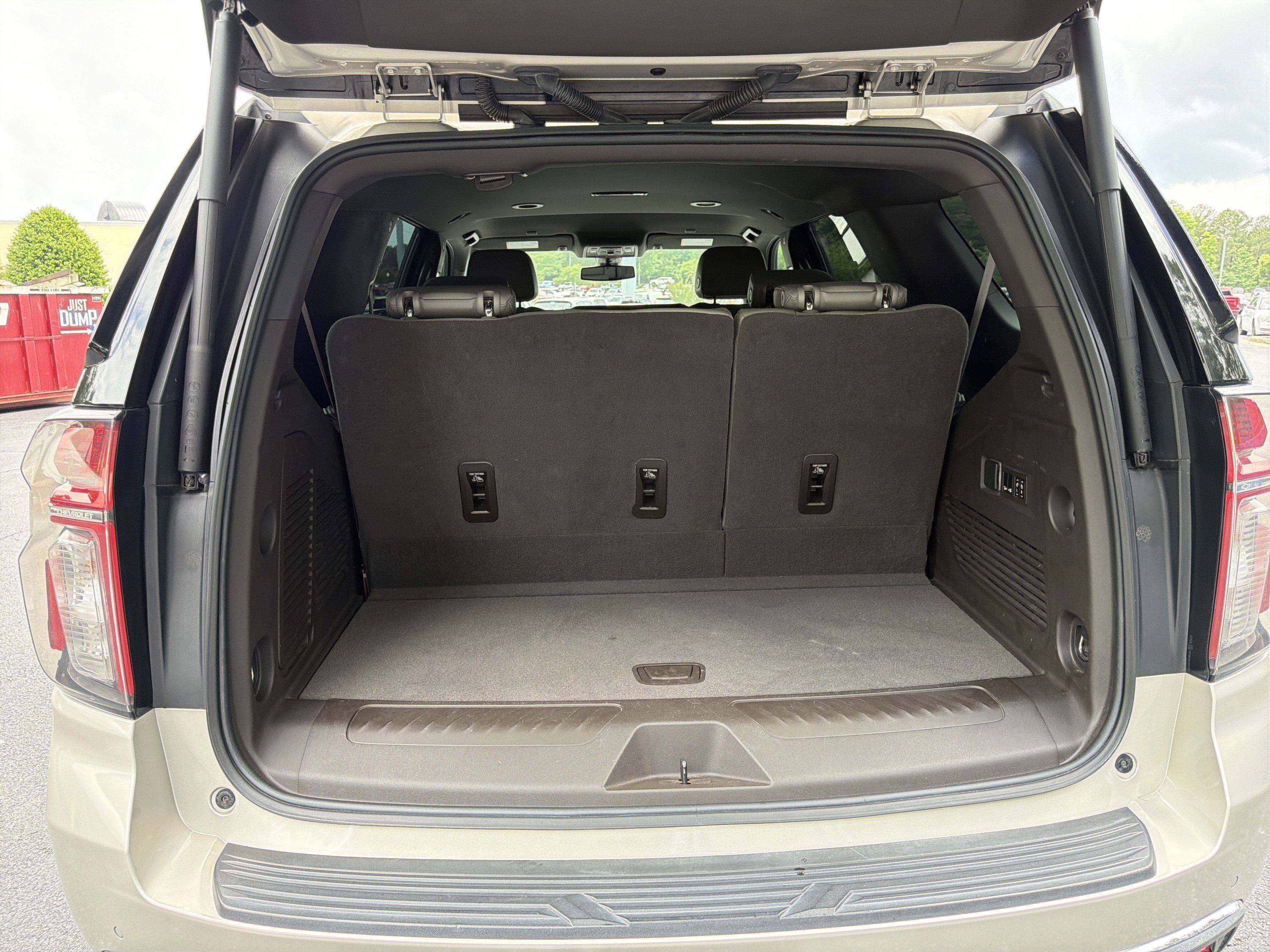 Used 2022 Empire Beige Metallic Chevrolet LT image 18