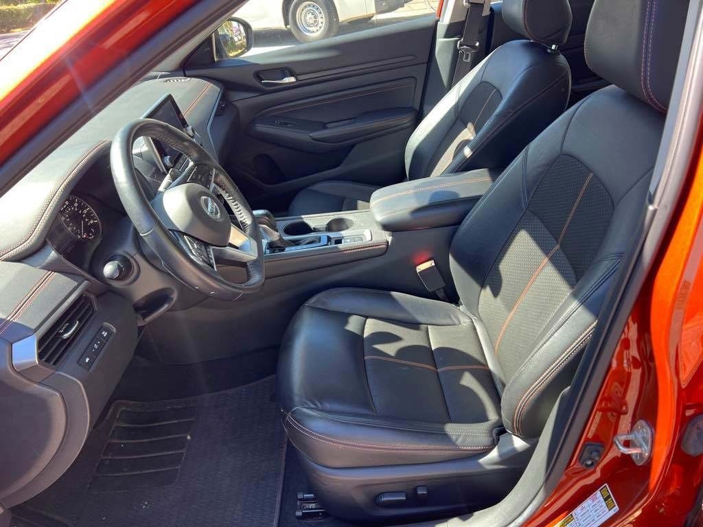 2021 Nissan Altima 2.5 SR photo 2